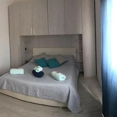 House Apartment *